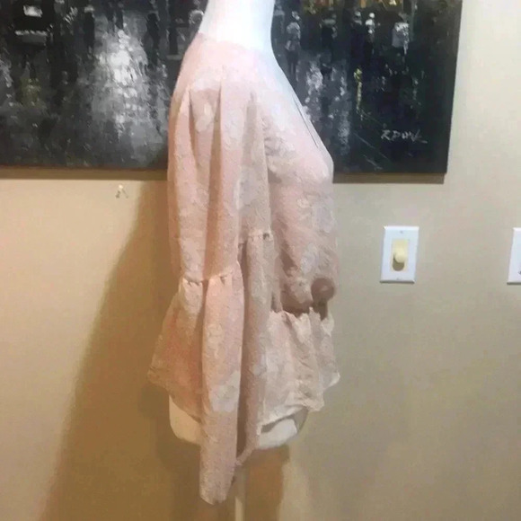 EXPRESS Floral Print Orange and Cream Wrap Blouse V-Neck-Size M - Picture 4 of 9